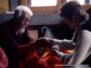 exchange of gifts with lama